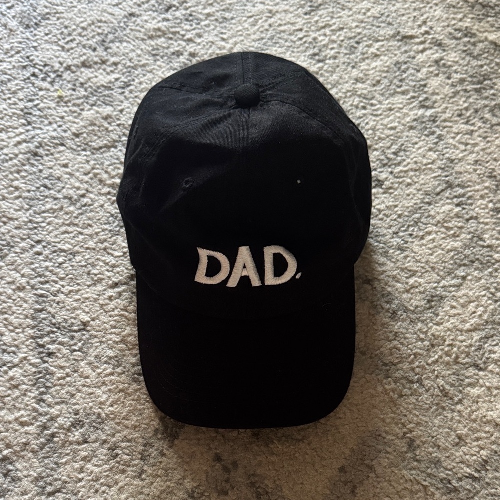 Black and white Embroidered 'DAD' Baseball Cap Hat